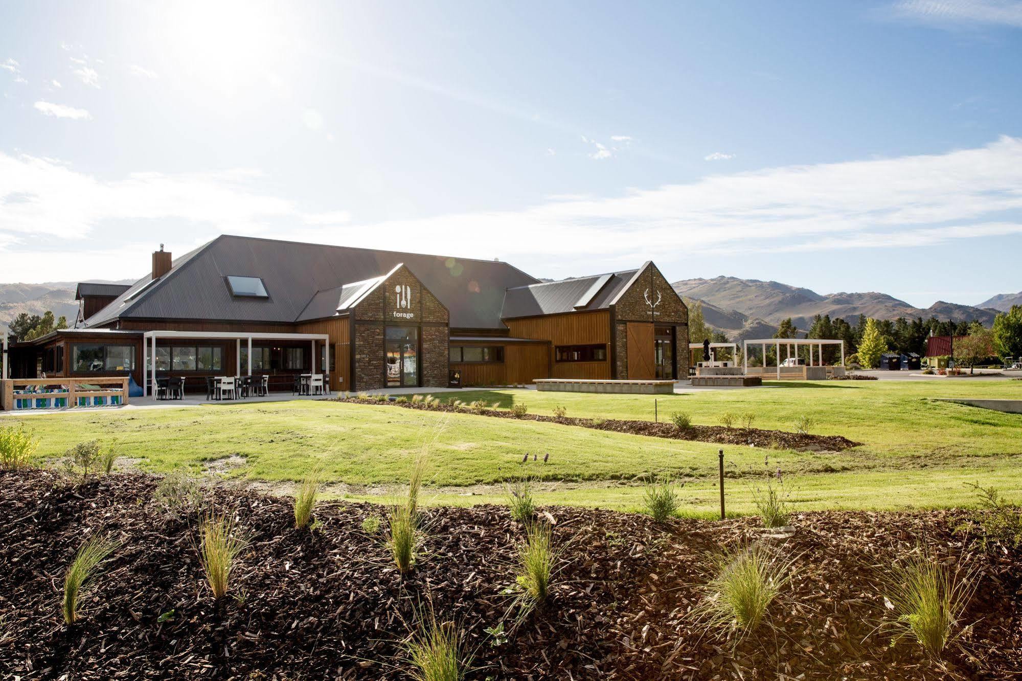 The Harvest Hotel Cromwell Exteriér fotografie